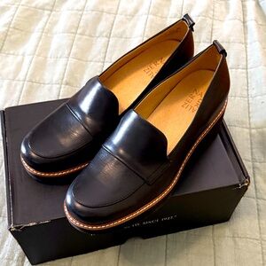 BRAND NEW Naturalizer Black Leather Loafers 9.5 wide